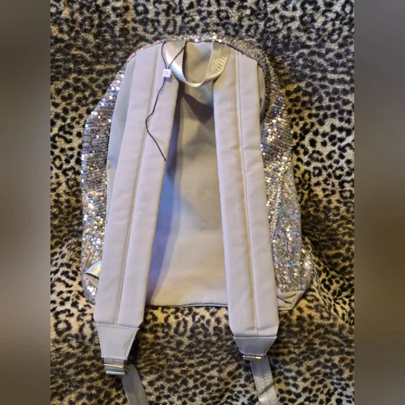 NWOT GENERATION LOVE Eden Sequin Backpack in Silver - Picture 2 of 5